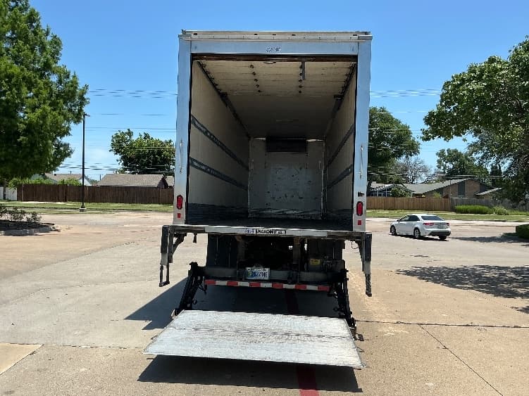 2020 Freightliner M2 106 — photo 8