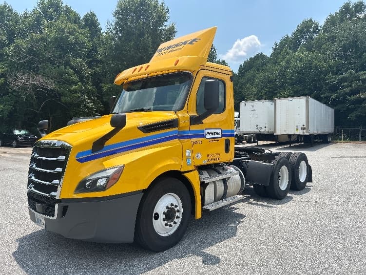 2020 Freightliner Cascadia — photo 3