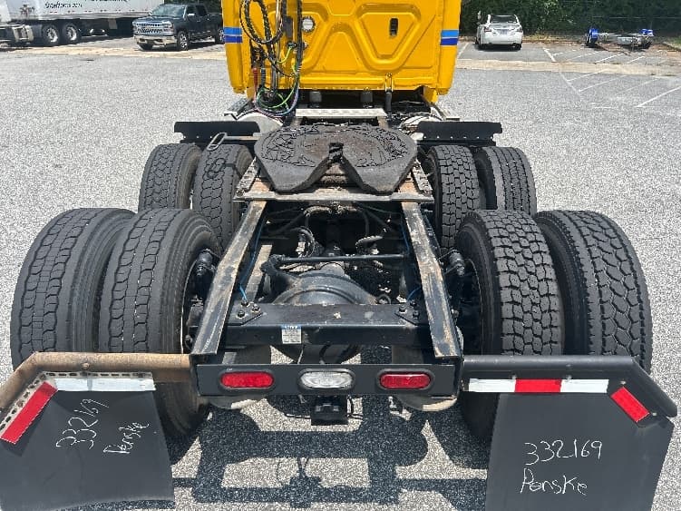 2020 Freightliner Cascadia — photo 6