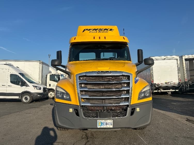 2020 Freightliner Cascadia — photo 2
