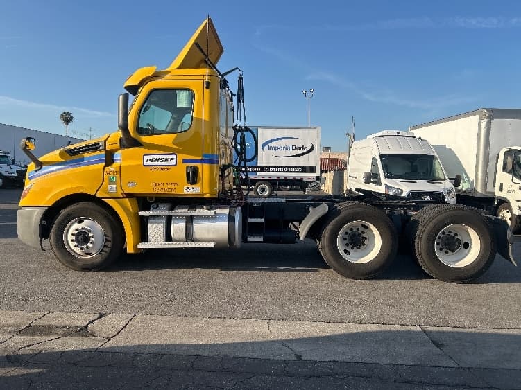 2020 Freightliner Cascadia — photo 4
