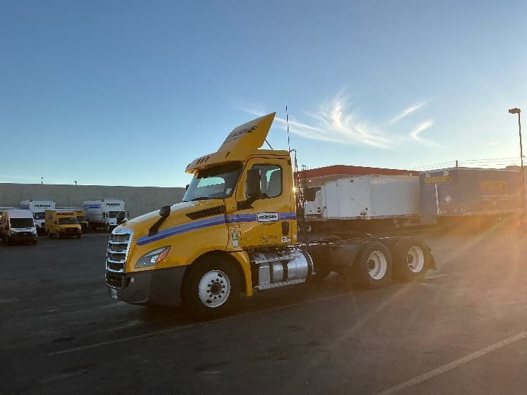 2020 Freightliner Cascadia — photo 3