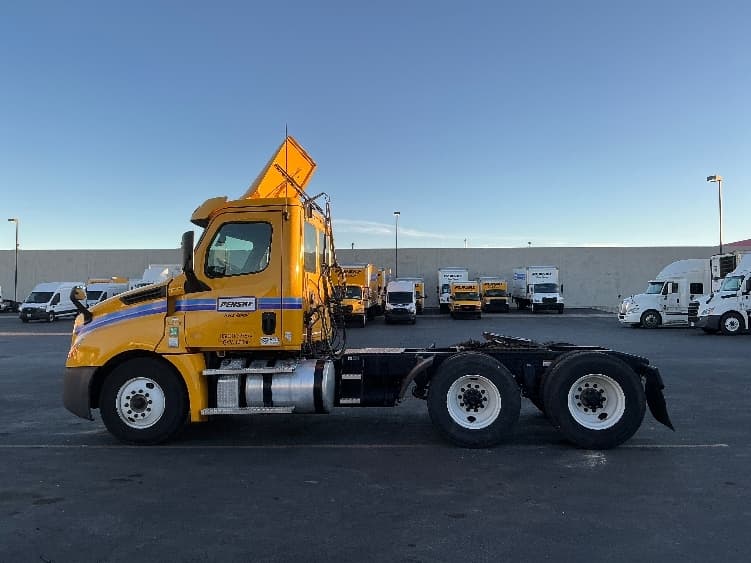 2020 Freightliner Cascadia — photo 4