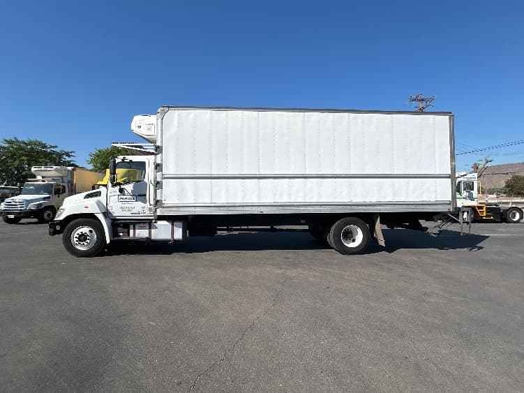 2020 Hino 268 — photo 4