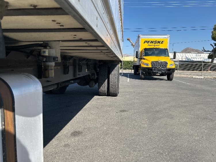 2020 Hino 268 — photo 5