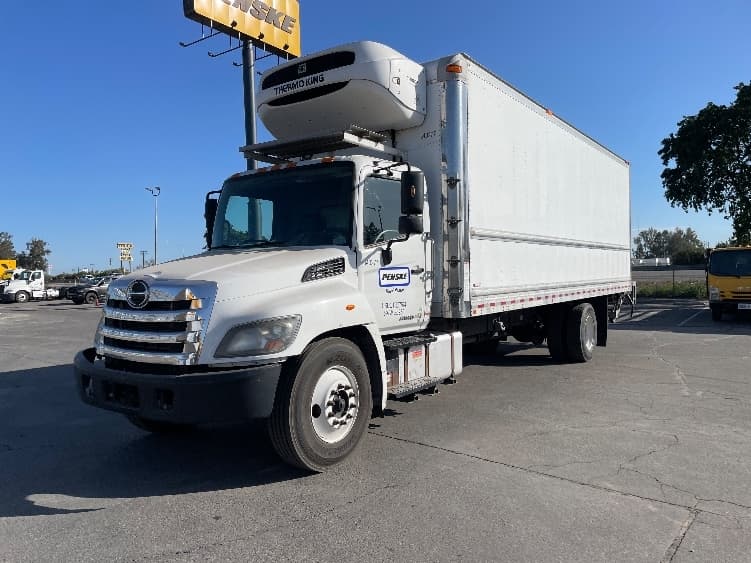 2020 Hino 268 — photo 3