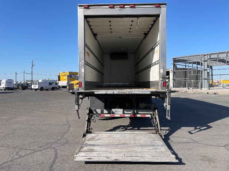 2020 Hino 268 — photo 9