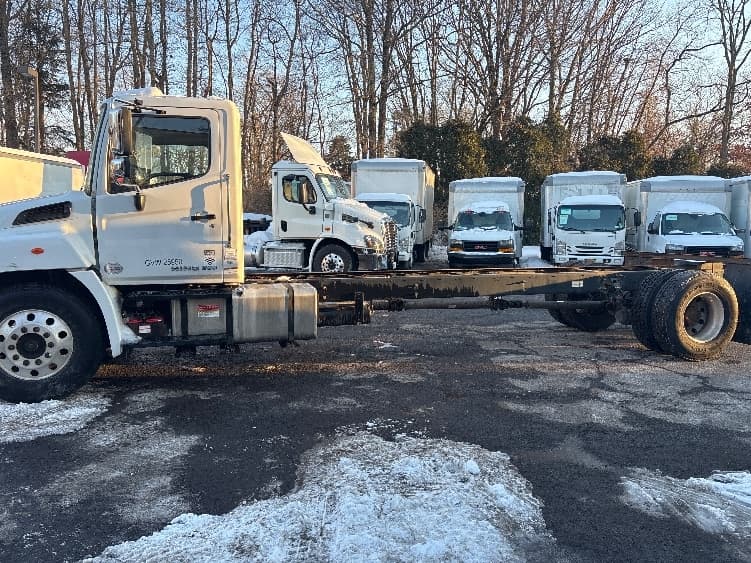 2020 Hino 268 — photo 4