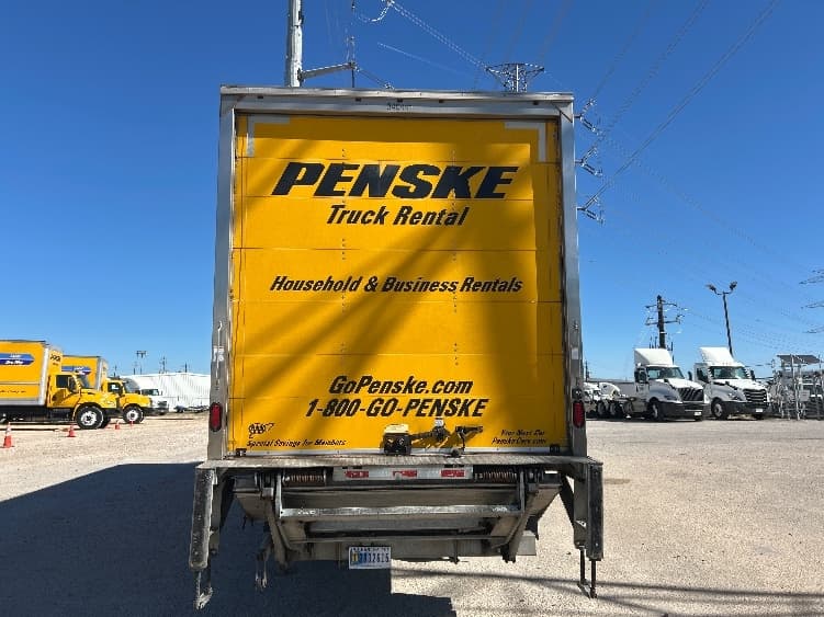 2020 Hino 268 — photo 7