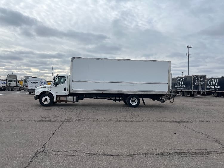 2020 Freightliner M2 106 — photo 4