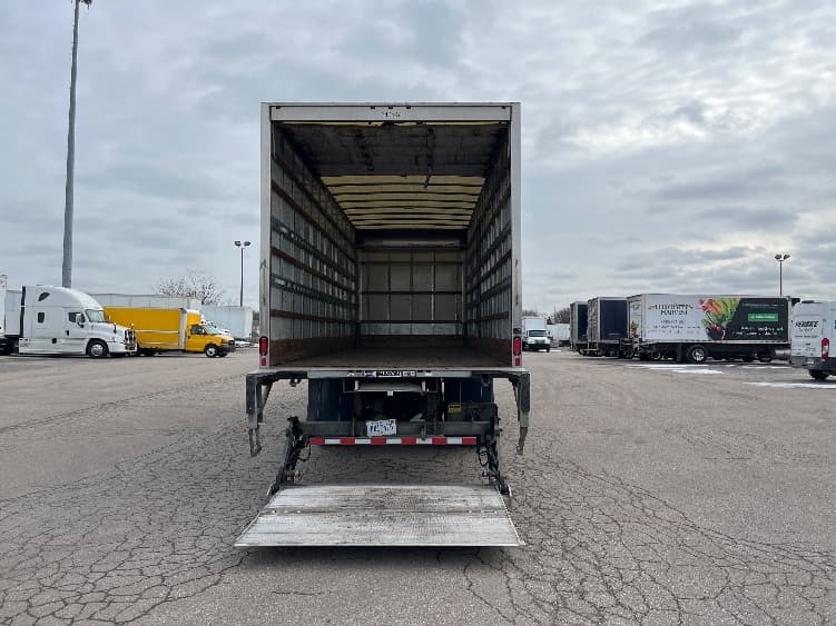 2020 Freightliner M2 106 — photo 9