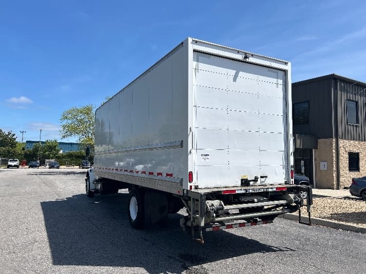 2020 Freightliner M2 106 — photo 6