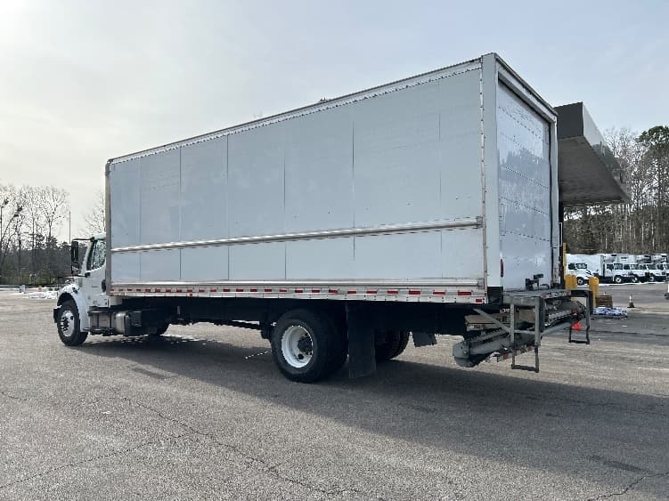 2020 Freightliner M2 106 — photo 6