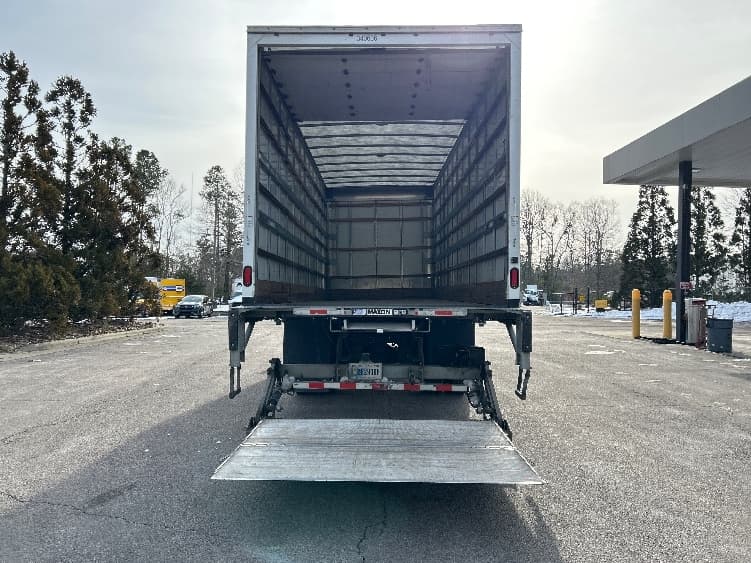 2020 Freightliner M2 106 — photo 9