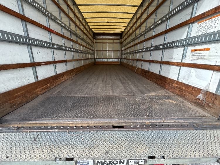 2020 Freightliner M2 106 — photo 10