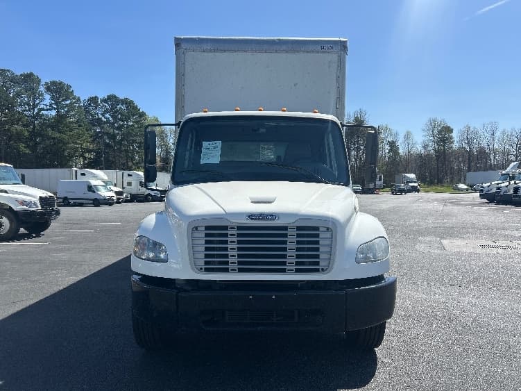 2020 Freightliner M2 106 — photo 2