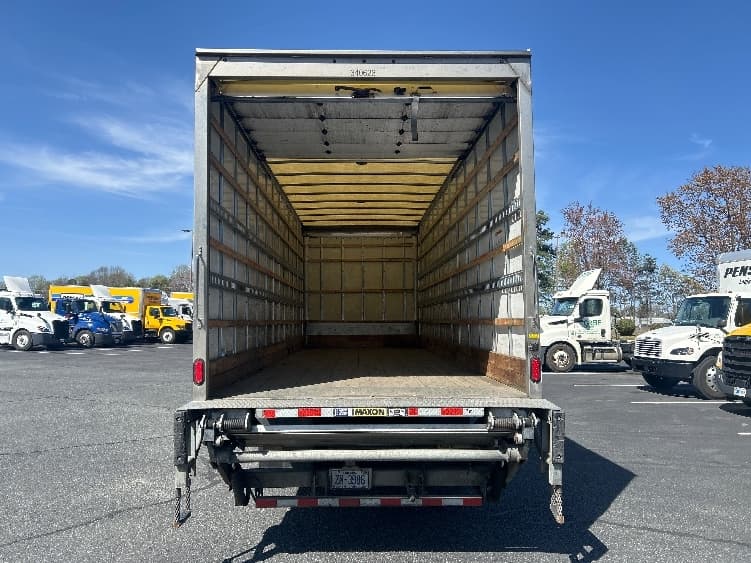 2020 Freightliner M2 106 — photo 7