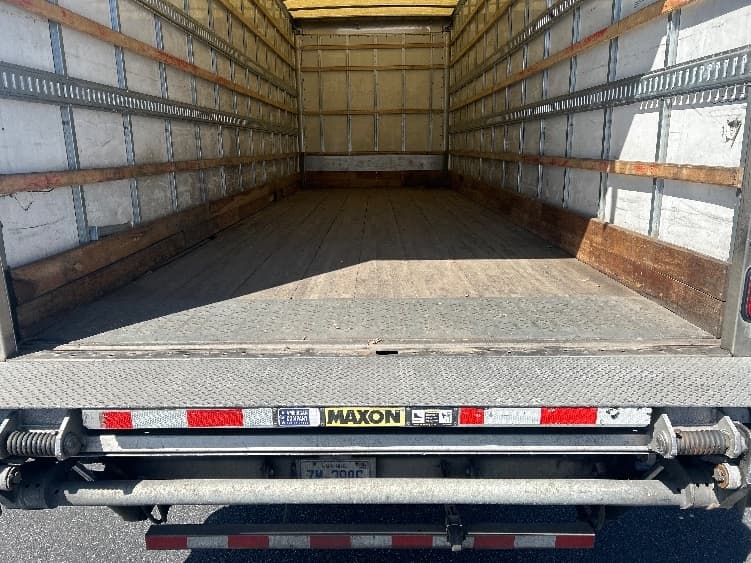 2020 Freightliner M2 106 — photo 9