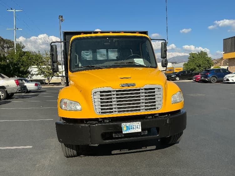 2020 Freightliner M2 106 — photo 2