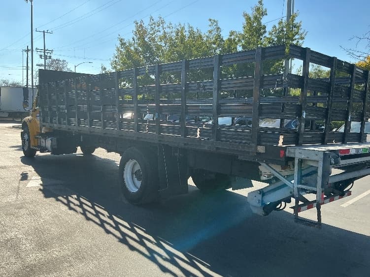 2020 Freightliner M2 106 — photo 6