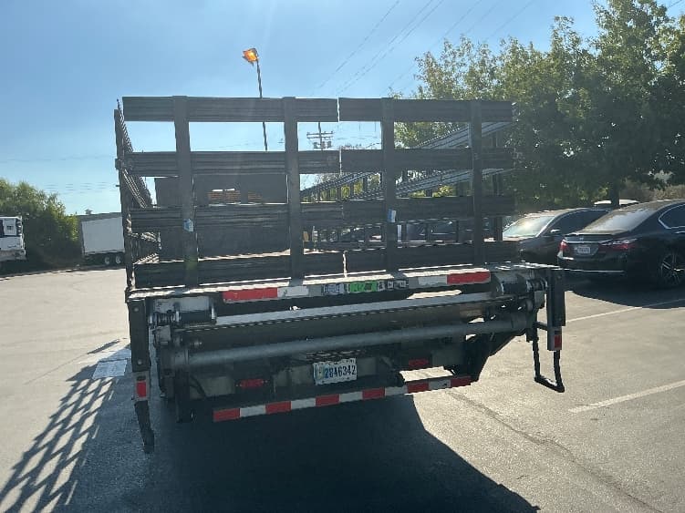 2020 Freightliner M2 106 — photo 7