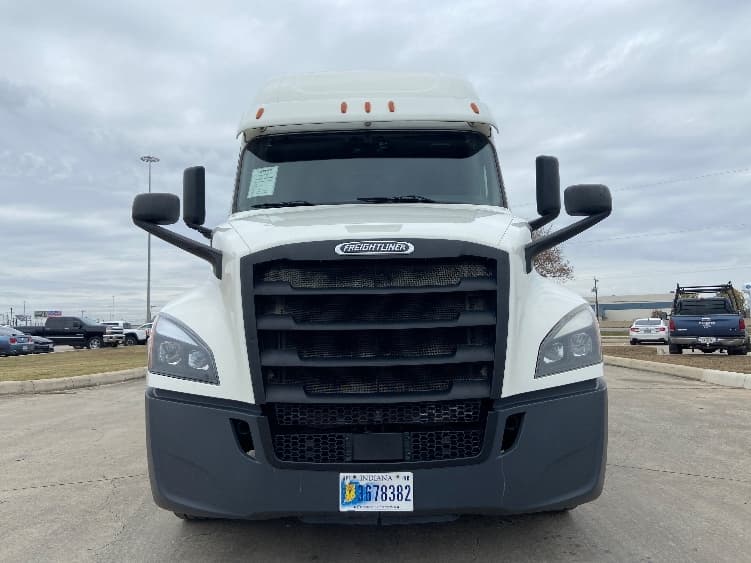 2020 Freightliner Cascadia — photo 2