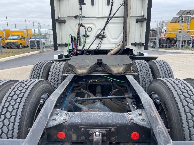 2020 Freightliner Cascadia — photo 6