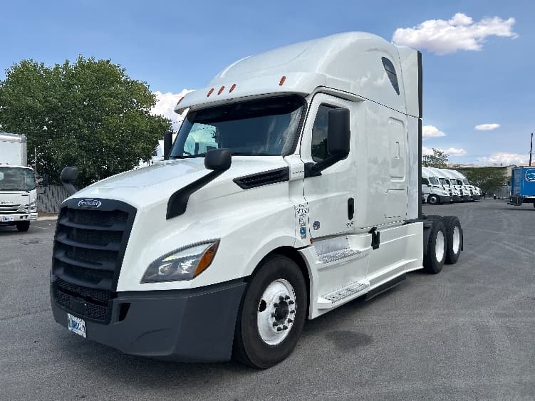 2020 Freightliner Cascadia — photo 3