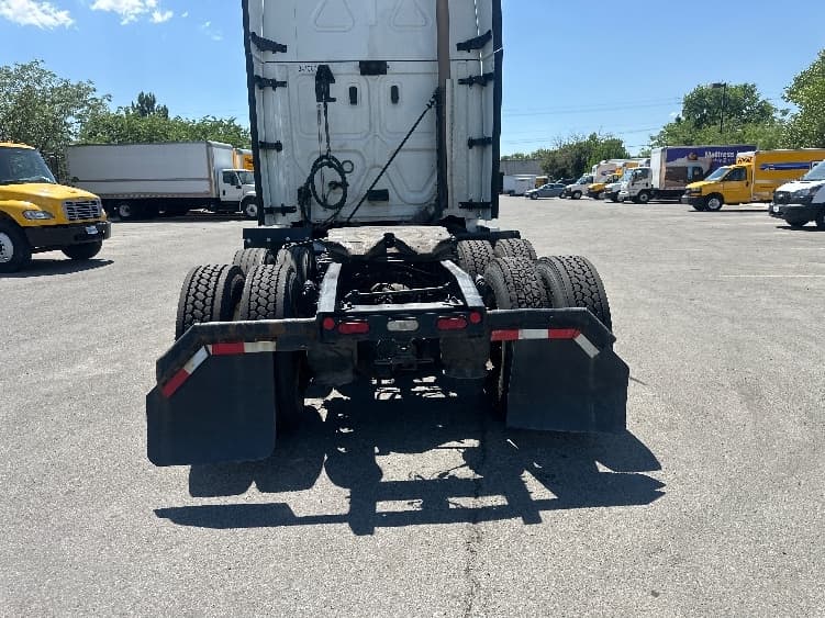 2020 Freightliner Cascadia — photo 6