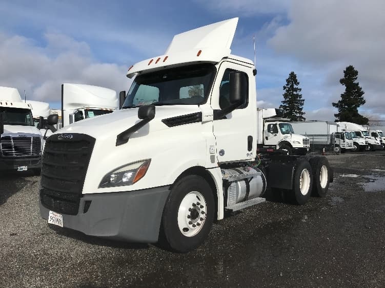 2020 Freightliner Cascadia — photo 3