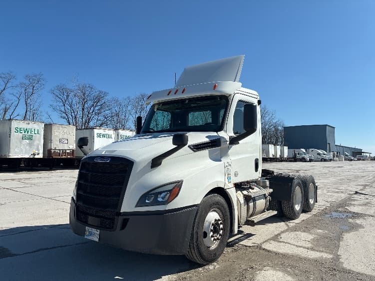 2020 Freightliner Cascadia — photo 3