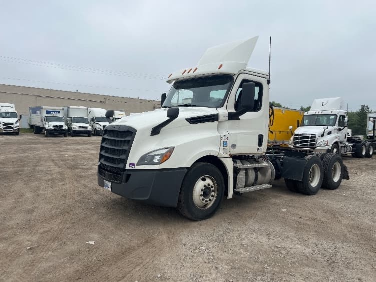 2020 Freightliner Cascadia — photo 3