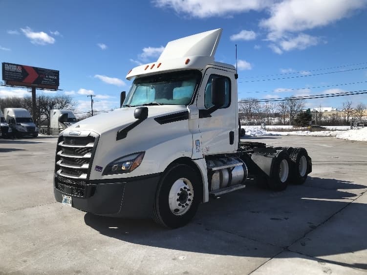 2020 Freightliner Cascadia — photo 3