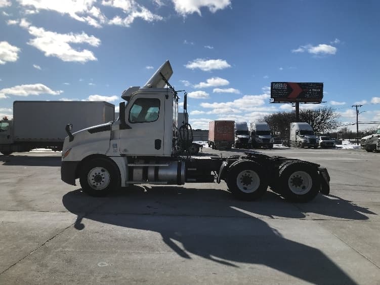 2020 Freightliner Cascadia — photo 4