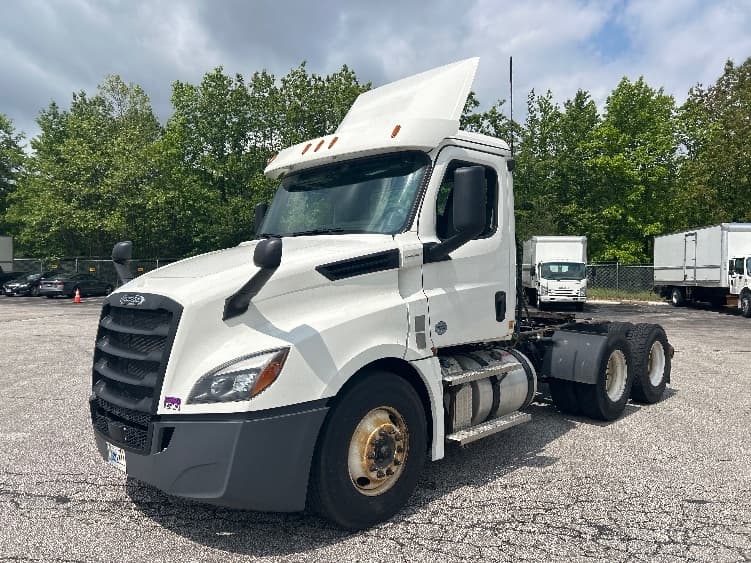 2020 Freightliner Cascadia — photo 3