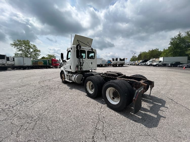 2020 Freightliner Cascadia — photo 5