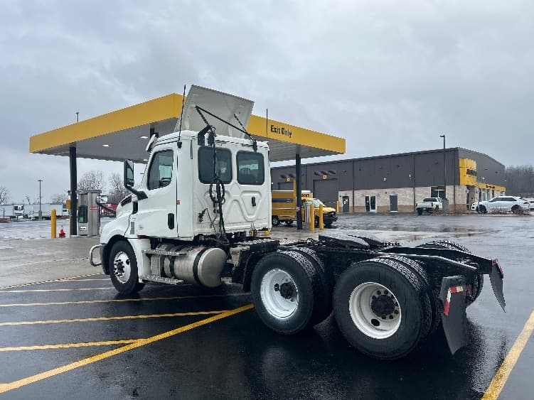 2020 Freightliner Cascadia — photo 4