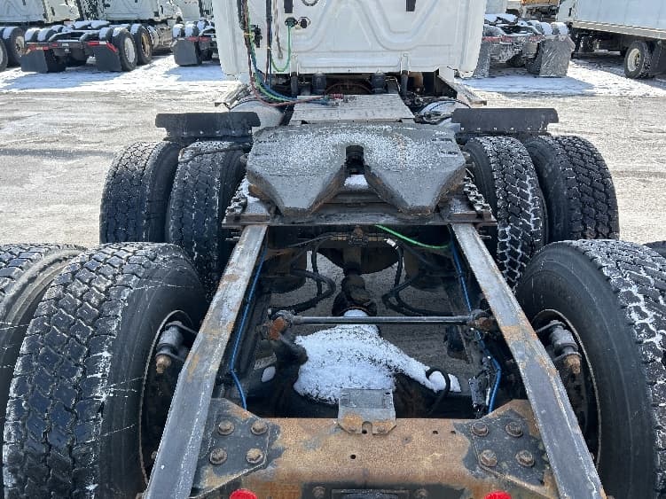 2020 Freightliner Cascadia — photo 6