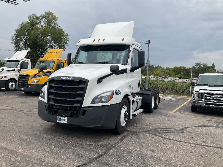2020 Freightliner Cascadia — photo 3