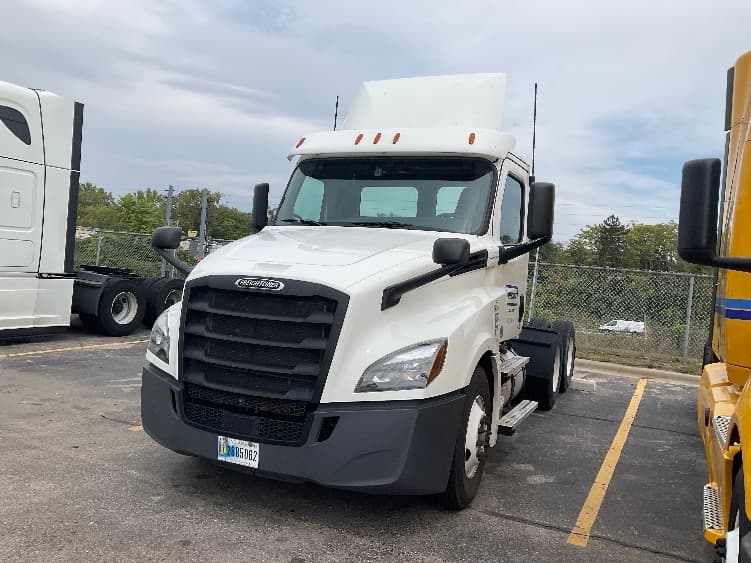 2020 Freightliner Cascadia — photo 3