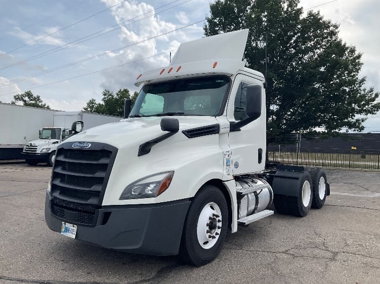 2020 Freightliner Cascadia — photo 3