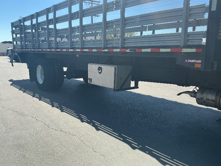 2020 Freightliner M2 106 — photo 10