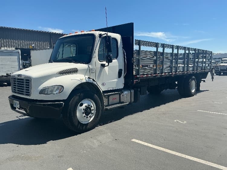 2020 Freightliner M2 106 — photo 3