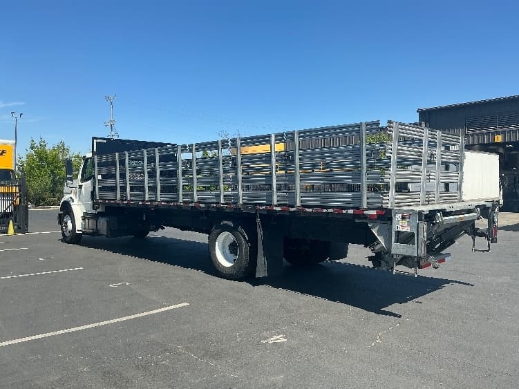 2020 Freightliner M2 106 — photo 6