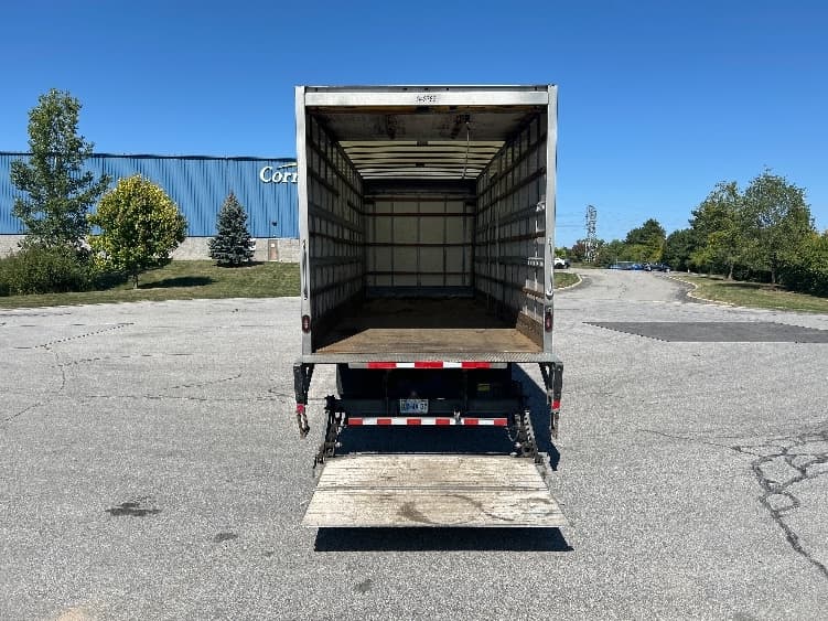 2020 Freightliner M2 106 — photo 9