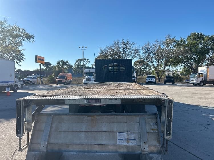 2020 Freightliner M2 106 — photo 8