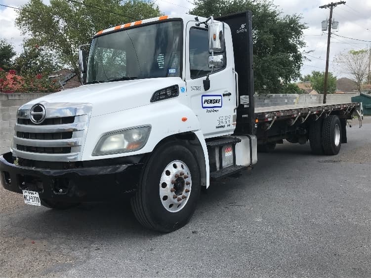 2020 Hino 338 — photo 3