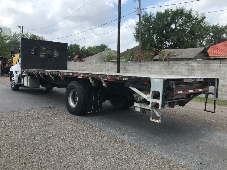 2020 Hino 338 — photo 6