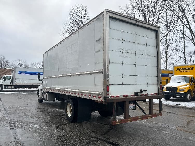 2020 Hino 338 — photo 6