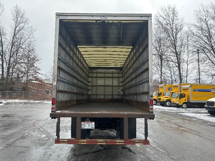 2020 Hino 338 — photo 8